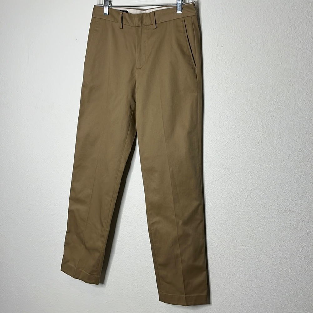 J. Crew Bedford W28 L32 khaki men’s slacks. Zipper with hook and eye closure
